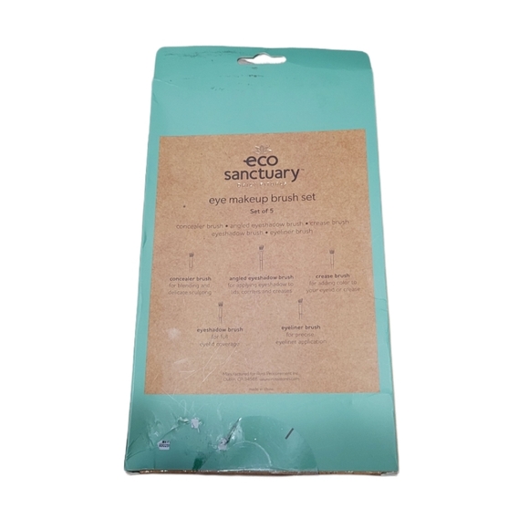 Beauty Bundle Volume adding brush, Nail polish strips, Make-up brushes, & Bag - Picture 11 of 16